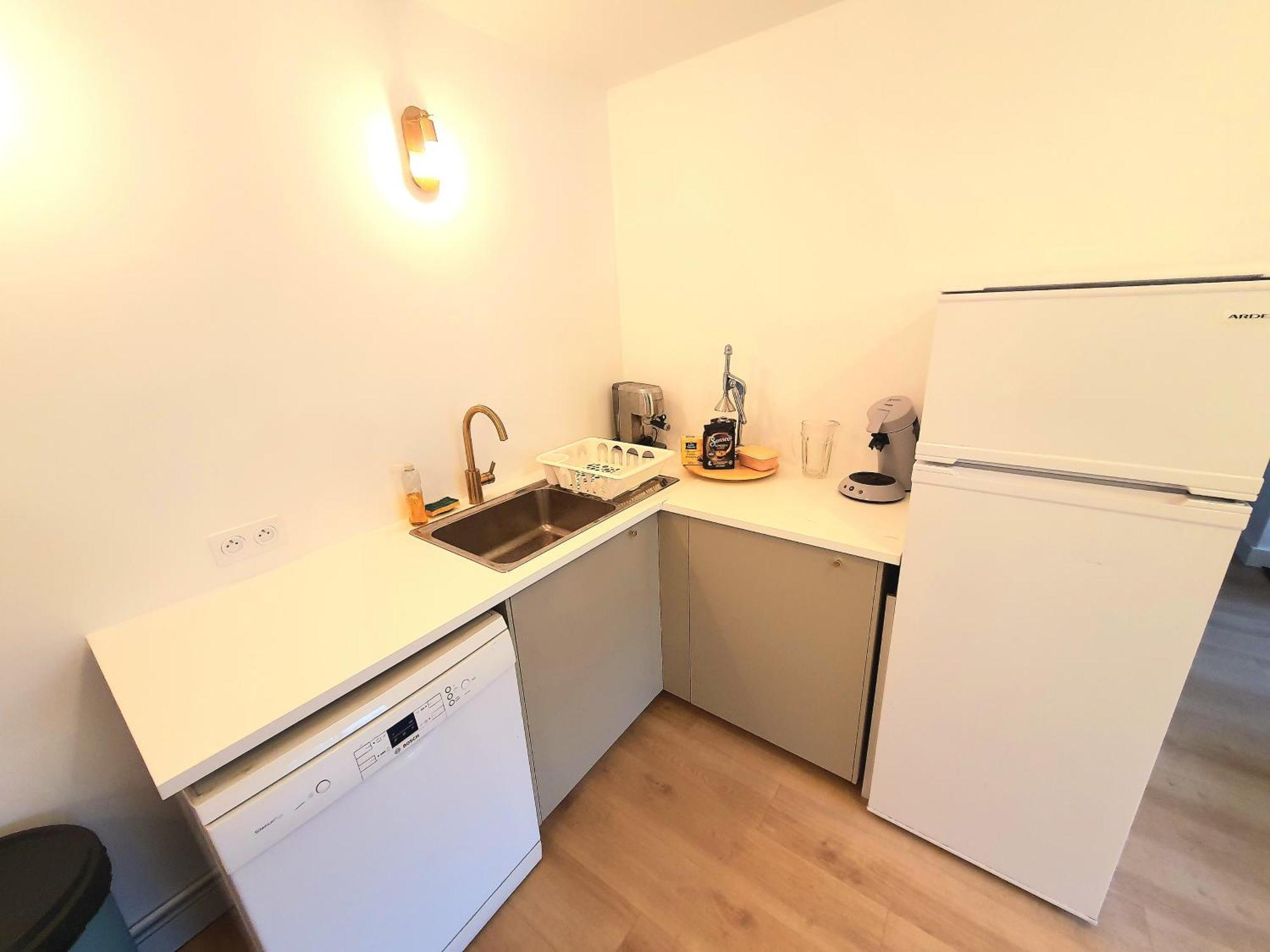 Chambre Paisible Chez L'Habitant En Rez De Chaussee Avec Salle D'Eau 10 Min Gare Et Centre Ville エヴルー エクステリア 写真
